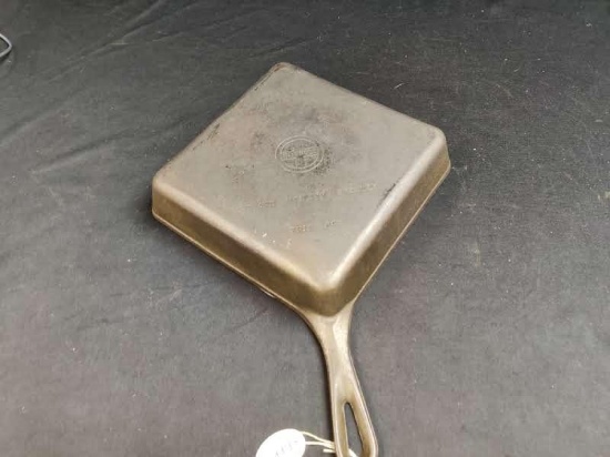 Griswold #786 Square utility skillet