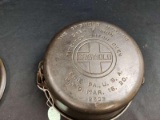 Griswold #7-2603E Dutch Oven with lid and Trivet, good set