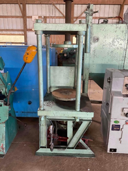 (19047)- Manual Hydraulic Press