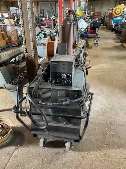 (19114)- 24V Wire Feed Miller Welder