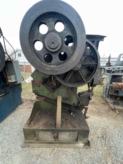 (19132)- Buffalo Upright Punch, no motor