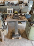 (19037)- Stanley #600 Bench Grinder w/ stand, working condition, electric