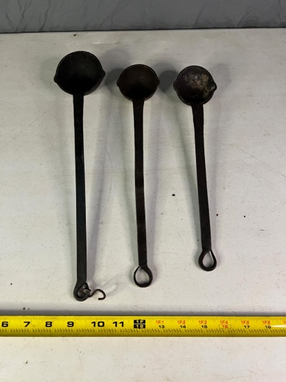 3-hand forged lead ladles