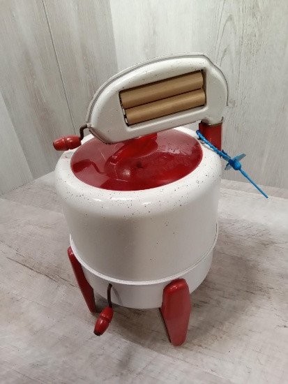 Toy Wolverine Washing machine