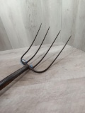 Winchester 4 prong manure Fork