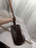 Winchester Tile Shovel
