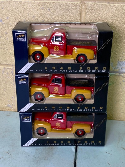 1948 FORD LIMITED EDITION DIE-CAST BANK NEW HOLLAND