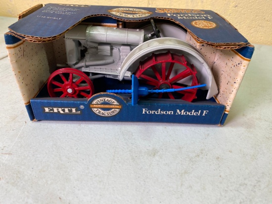 ERTL MODEL F FORDSON SPECIAL EDITION DIE-CAST 1/16 SCALE