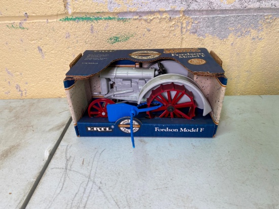 ERTL MODEL F FORDSON SPECIAL EDITION DIE-CAST 1/16 SCALE