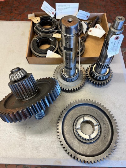 Lot of Asst. Ford/ New Holland parts, see pics for parts numbers