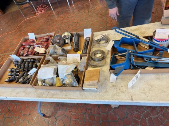 Lot of Asst. Ford/ New Holland parts, see pics for parts numbers