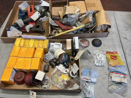 Lot of Asst. Ford/ New Holland parts, see pics for parts numbers