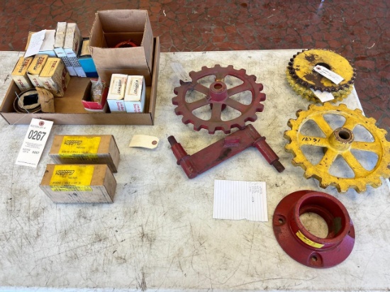 Lot of Asst. Ford/ New Holland parts, see pics for parts numbers