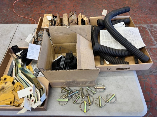 Lot of Asst. Ford/ New Holland parts, see pics for parts numbers