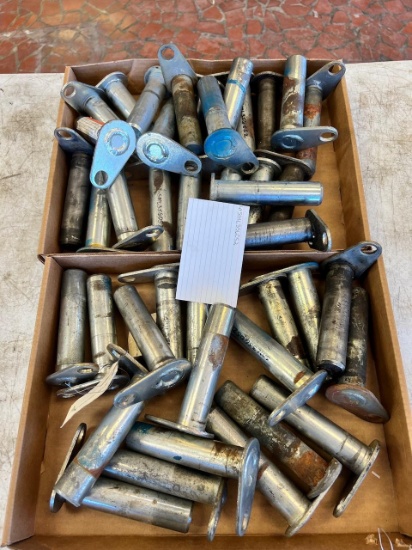 Lot of Asst. Ford/ New Holland parts, see pics for parts numbers