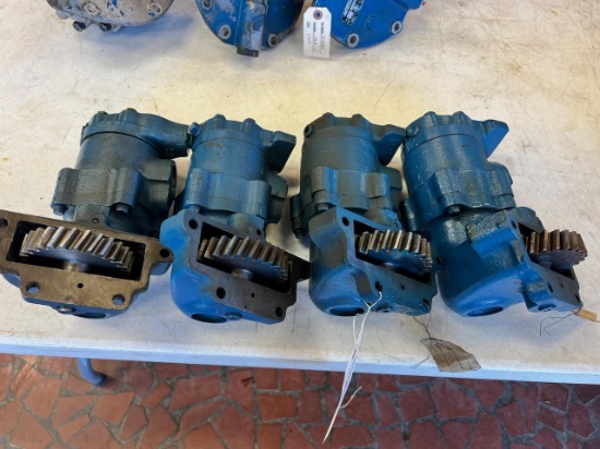 Lot of 4 hydraulic pumps, sells times the money