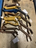 Lot of Asst. Ford/ New Holland parts, see pics for parts numbers