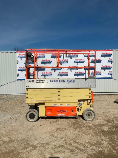 (INV50104) JLG Model 1932 Electric Scissor Lift 19' Platform Height