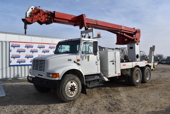 (INV785) 1999 International 4900 Crane Truck