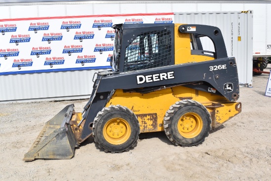 (INV916) Deere 326E, Enclosed cab, 3,741 hrs,