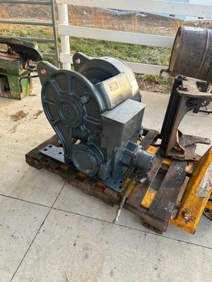 (INV50098) John Deere Winch For 648L Skidder