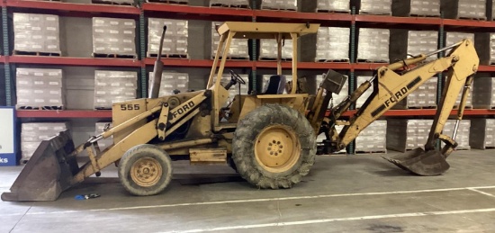 (INV50007) Ford Model 555 Backhoe