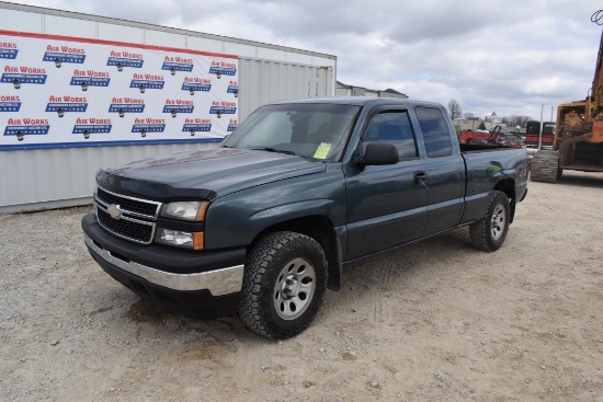 (INV) 994 Chevy Silverado; 2007, 191,365 miles, extended cab, short bed, cloth interior