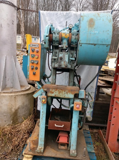 (INV100008) Famco Model PC59 - 18 Ton Punch Press