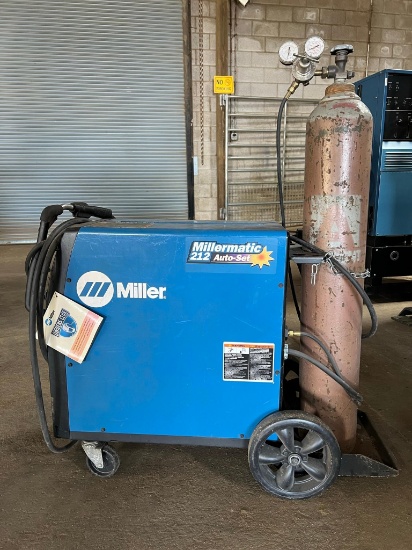 Miller Model Millermatic 212 w/2 - 72/25 Mix Welding Bottle