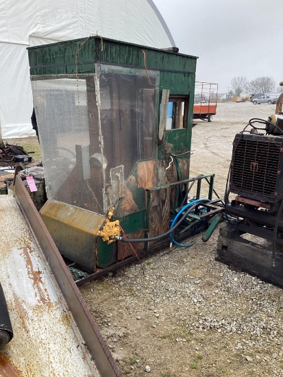 (INV527) Control Cabin With Contents