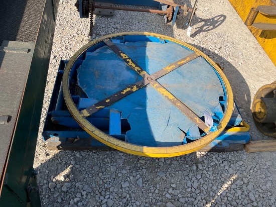 43" Round Table Lift
