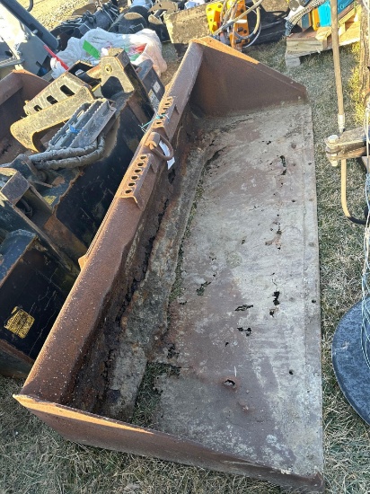 6 FT. SKIDLOADER BUCKET. "ROUGH"