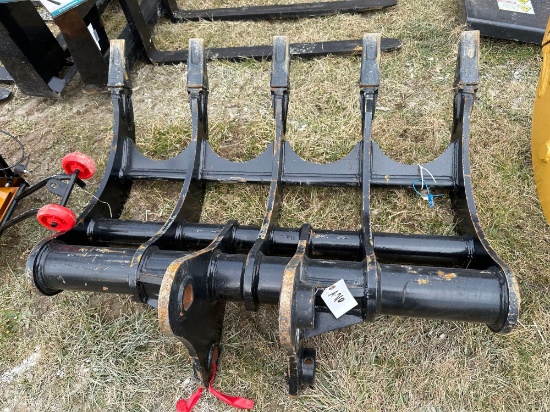 EXCAVATOR RAKE ATTACH.