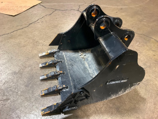 (INV70137) New Unused Land Hero 30" Excavator Bucket Fits Cat 305