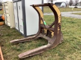 (INV70135) Log Forks with Arch. Fits John Deere 544H
