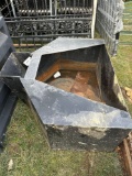 Skid steer bucket