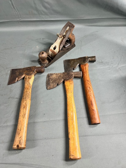 Stanley No. 4 Hand Plane and 3 Hammer Hatchets