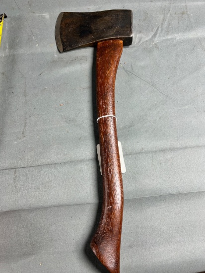 LION BRAND CAMP AXE, WELLAND VALE CO. WITH LION'S FACE