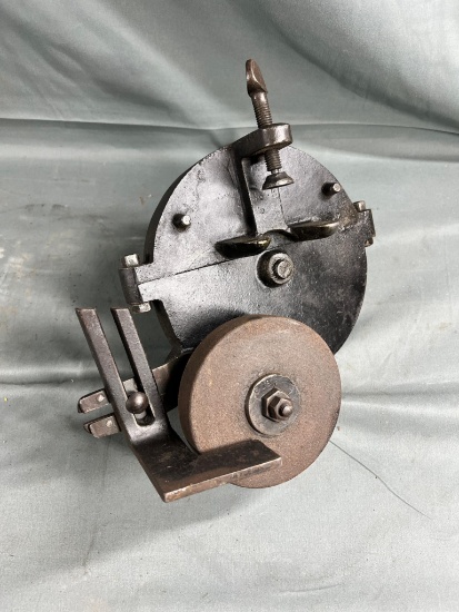 HAND CRANK BENCH GRINDER