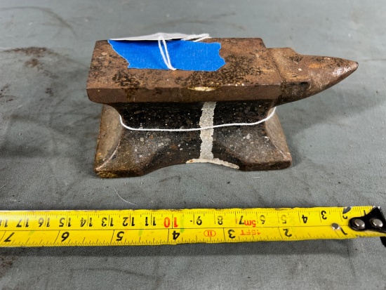 SMALL ANVIL 3 1/2 X 1 1/2 TOP PLATE
