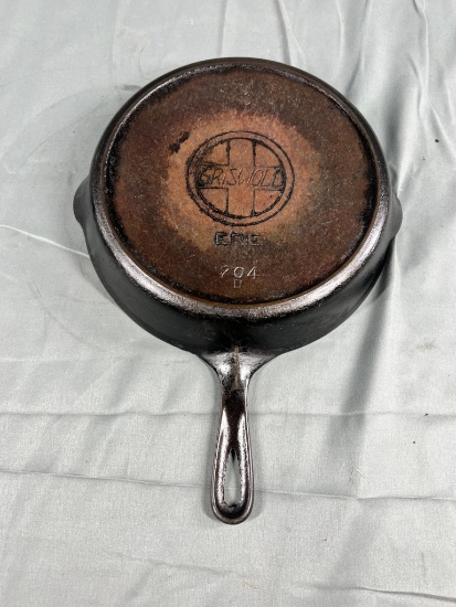 Griswold no. 8 Slant Block Logo cast Iron Skillet w/ heat ring