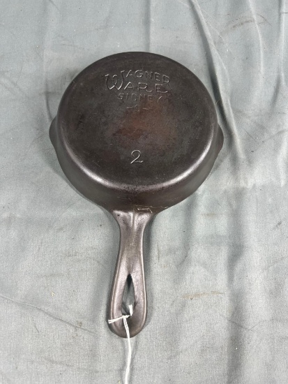 Wagner No. 2 Cast Iron skillet