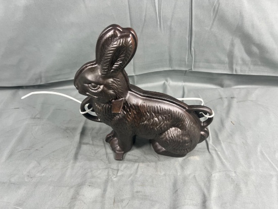 Griswold Cast Iron Bunny Cakemold