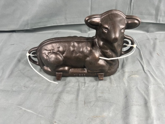 Griswold Cast Iron Lamb Cakemold