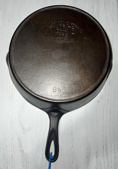 Chicago Hardware Fdry no. 8.5 Chicken Fryer cast iron skillet