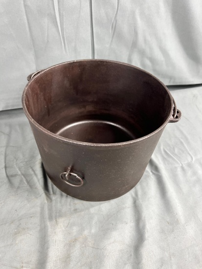 Wapak no. 9 Flat Bottom Cast Iron Kettle