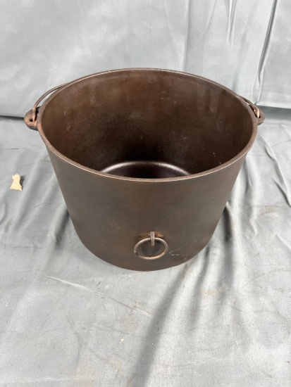 Wagner no. 8 Flat Bottom Cast Iron Kettle