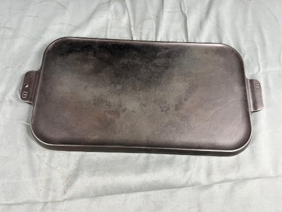 Griswold no. 8 Cast Iron Rectangle Griddle, sits flat