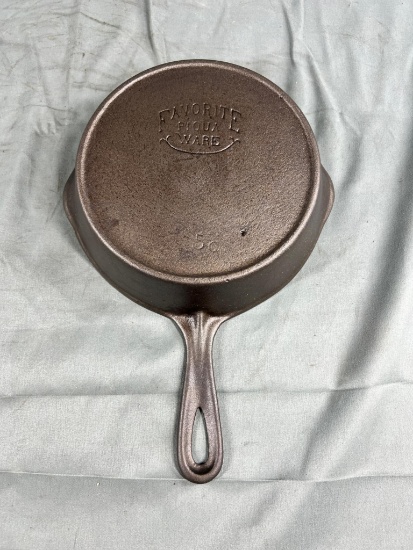 Favorite Piquaware No. 5 Cast Iron Skillet w/ heat ring, Smiley Logo