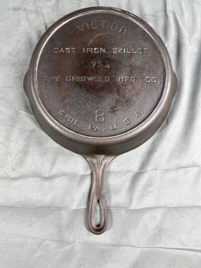Victor no. 8 Cast Iron Skillet w/ heat ring by the Griswold MFG co.